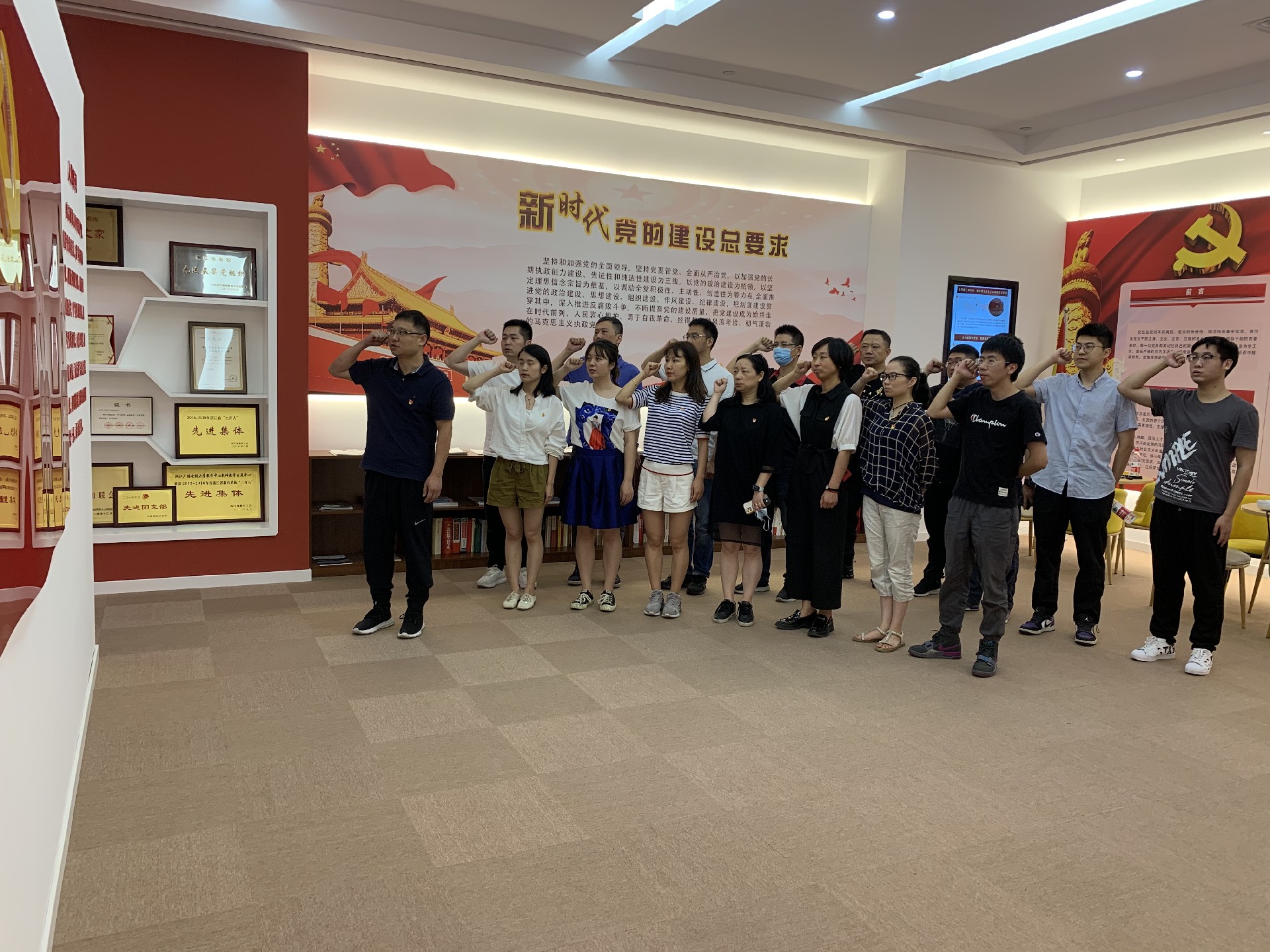 1624608720973880.jpg f04ae2c3627e934525e4c5441dea913.jpg